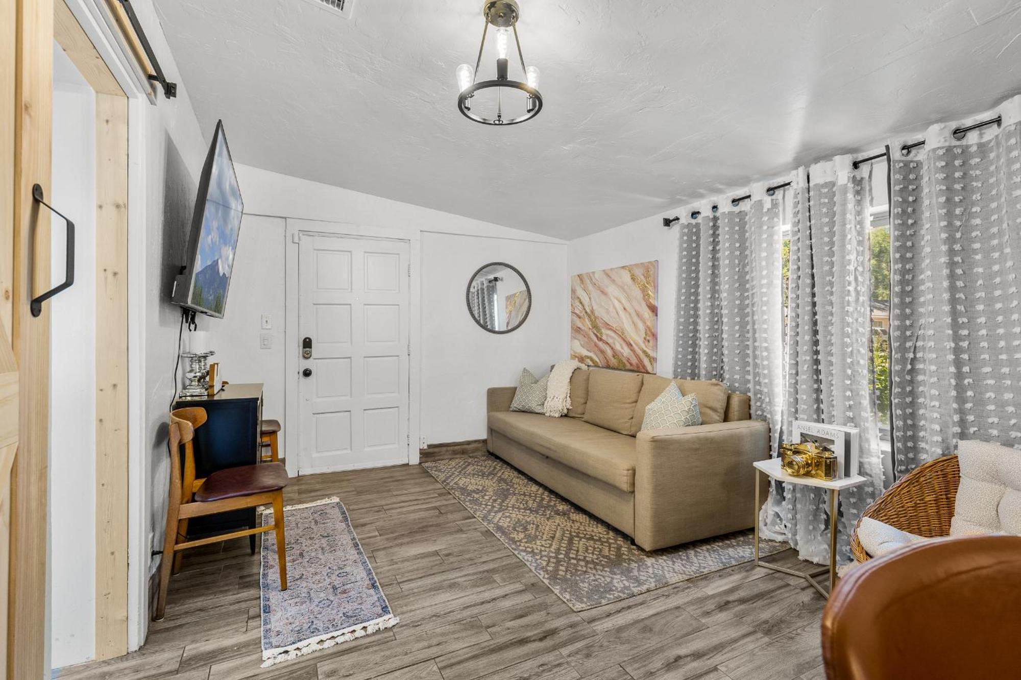5 Minute Walking To Downtown, Nau, Coffee Shops, Shopping, Parks And More! Flagstaff Buitenkant foto